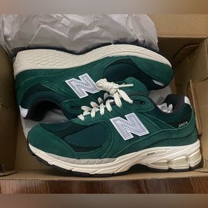 New Balance 2002R Nightwatch Green